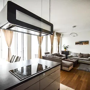Apartment Hochwertig Im Herzen Stuttgarts, Stuttgart