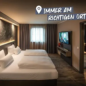 Loginn Stuttgart Zuffenhausen מלון